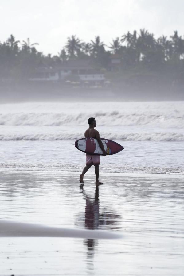 Bali Bungalow Medewisurf-homestay Airsatang Bagian luar foto